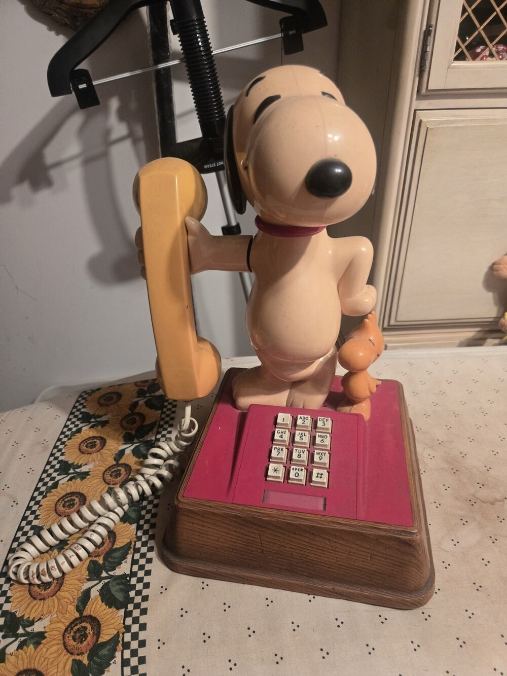 Vintage 1976 The Snoopy & Woodstock Push Button Dial Phone 14" Tall 502L